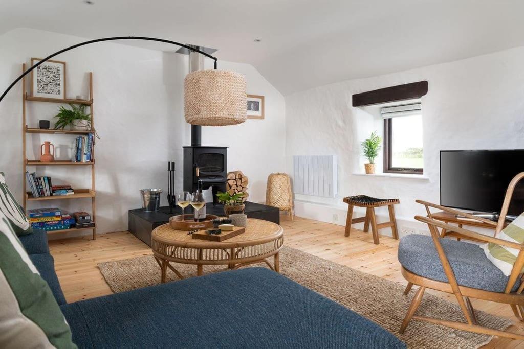 Porthcurno Barns, The Cart Lodge - Cosy Cottage, Walk To Porthcurno Beach, Pedn Vouder & Minack Theatre Πενζάνς Εξωτερικό φωτογραφία