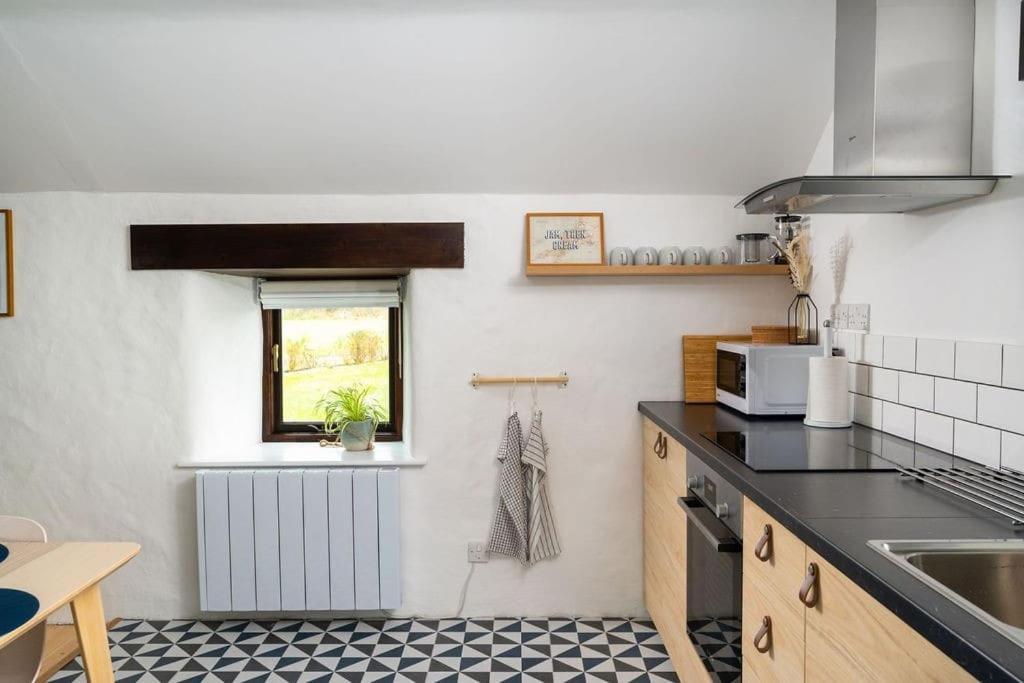 Porthcurno Barns, The Cart Lodge - Cosy Cottage, Walk To Porthcurno Beach, Pedn Vouder & Minack Theatre Πενζάνς Εξωτερικό φωτογραφία